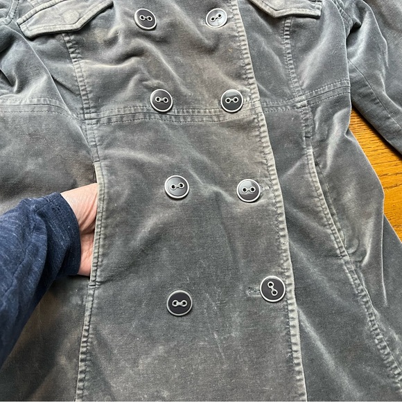 Heavy velvet satin-lined princess-seamed peacoat - Picture 6 of 11